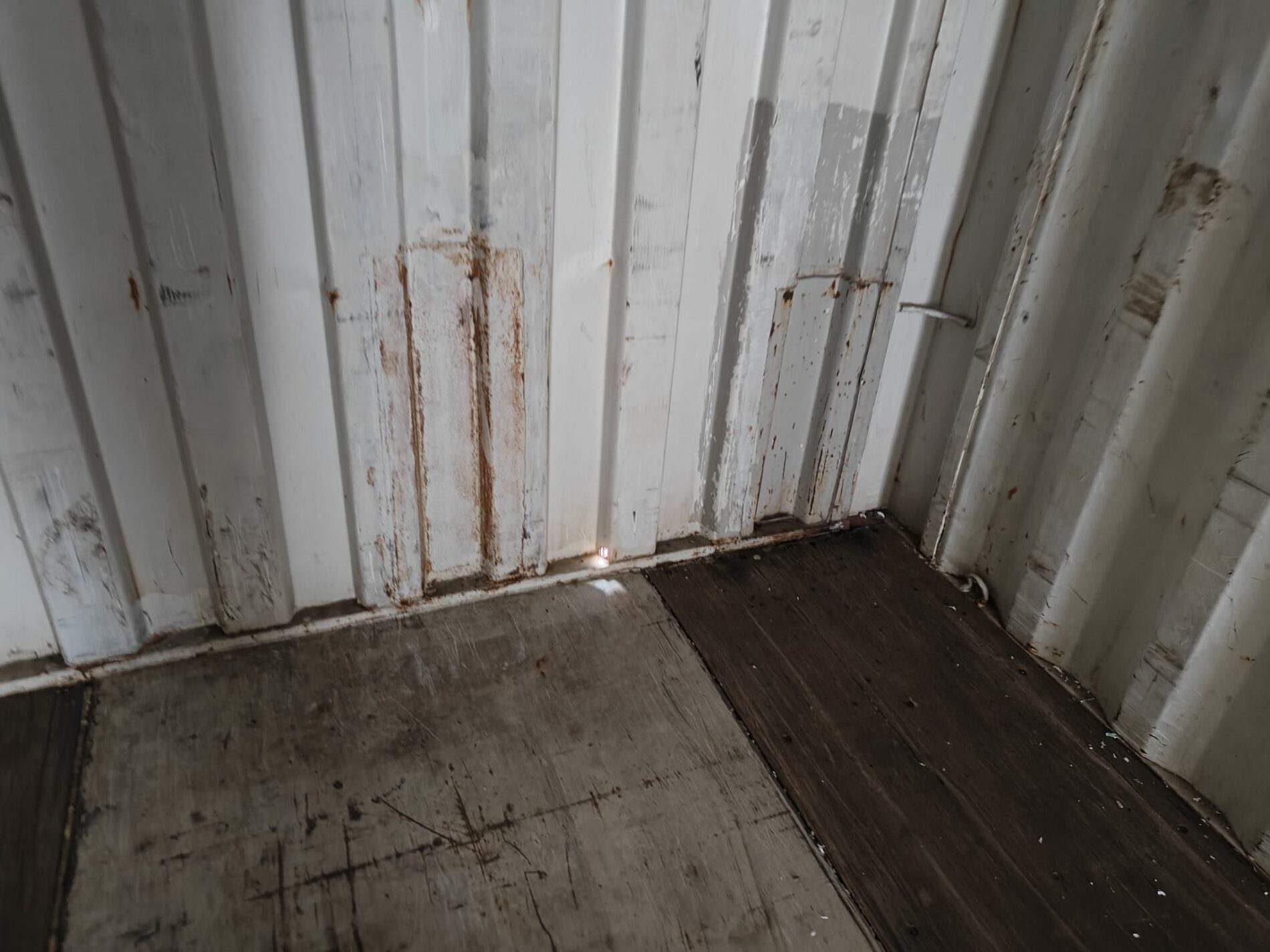 40HC Shipping container MIIU9350271- RIGA (Dealer only) Damaged - Image 5